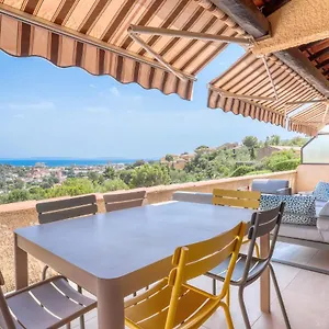 Superbe T4 -vue Mer- Confort Refait à Neuf! Bormes-les-Mimosas